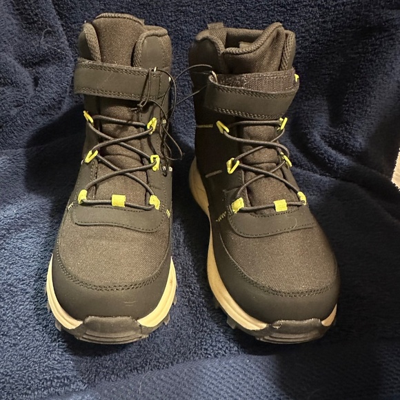 Thermolite Boys Waterproof Boots Size 4 - Picture 2 of 5